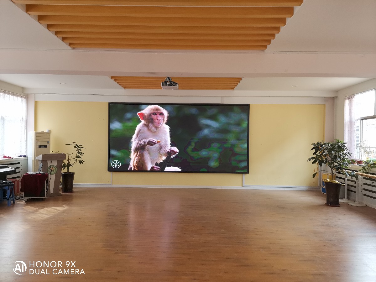 濰坊市某學(xué)校室內(nèi)全彩屏完工，抗擊疫情，做好防護(hù)！