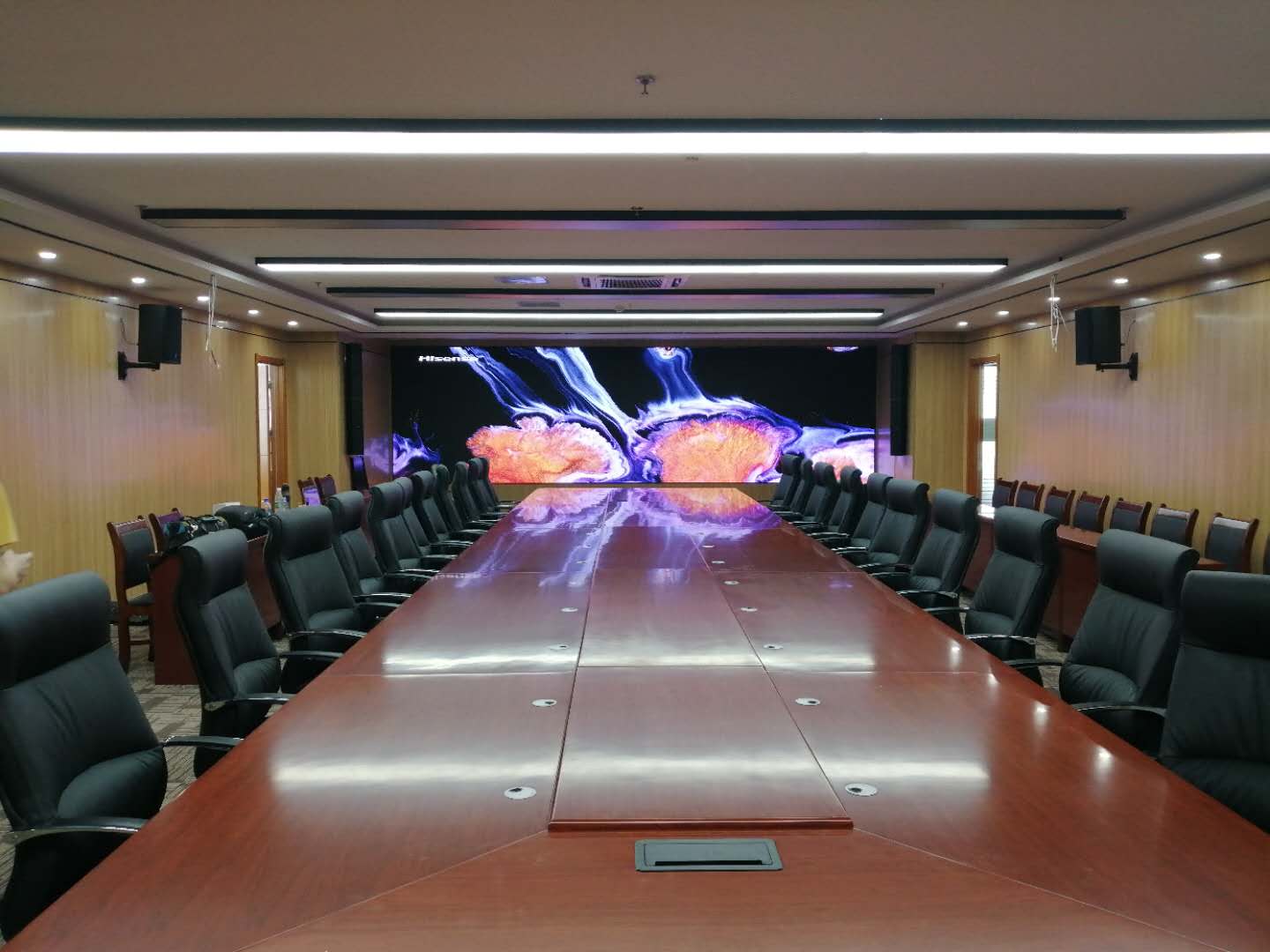 濰坊某事業(yè)單位音、視頻會議集成項目完工，會議辦公、音響系統(tǒng)、1.2小間距顯示系統(tǒng)完美融合